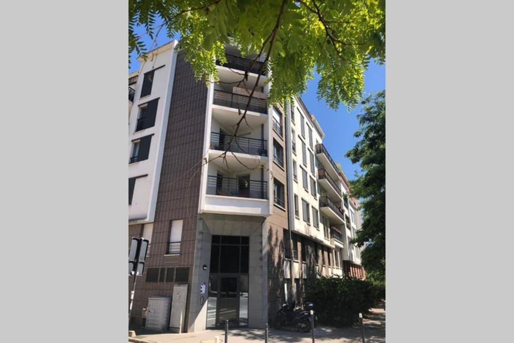 Fruitiers1 Apartment Сен Дени Екстериор снимка